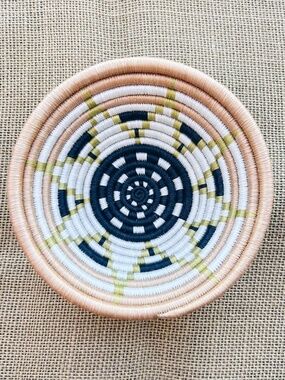 Azizi Life Fair Trade Woven Grass Vestine Bowl